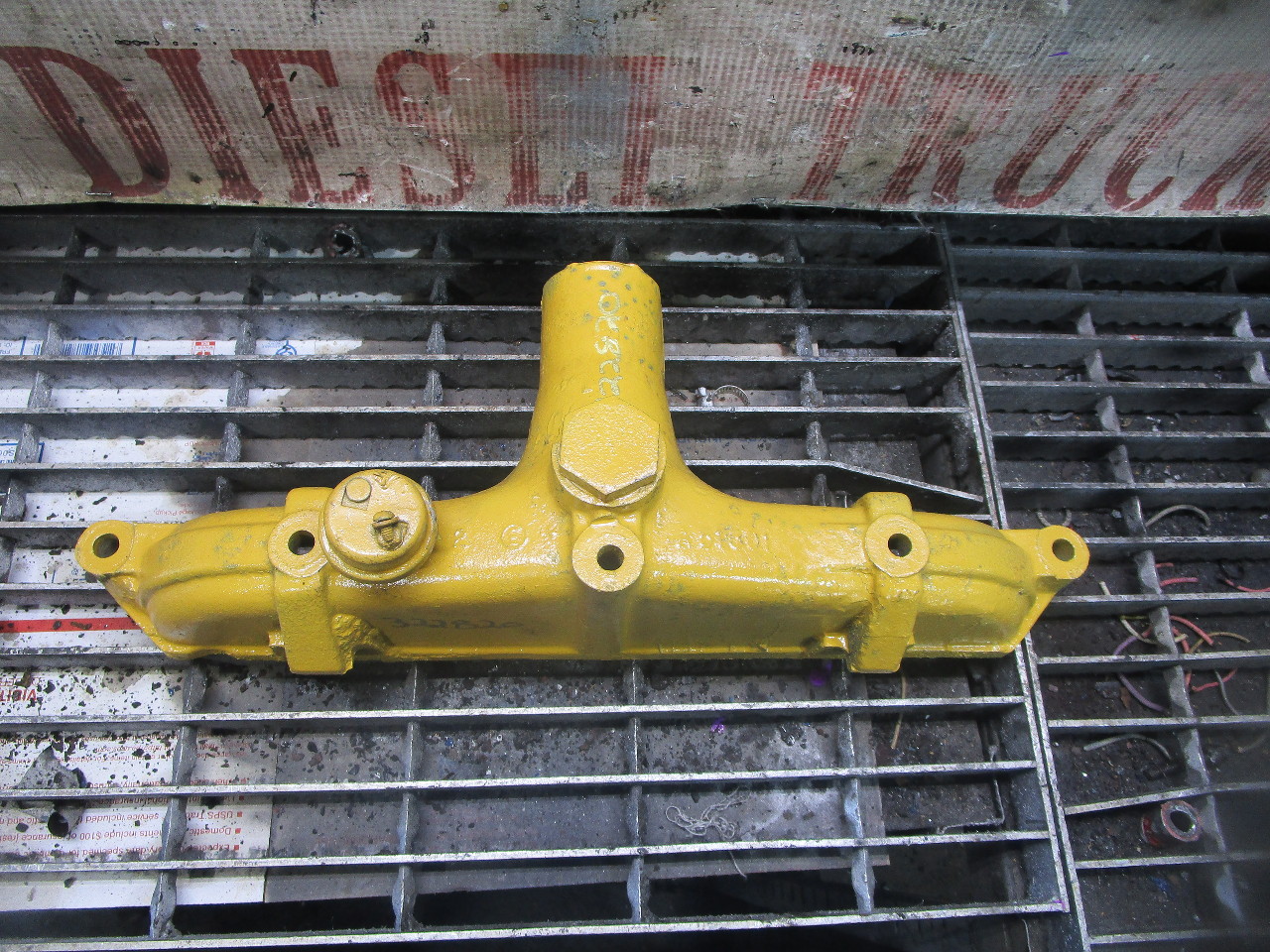 USED CASE G188D ENGINE MANIFOLD FOR SALE 16796