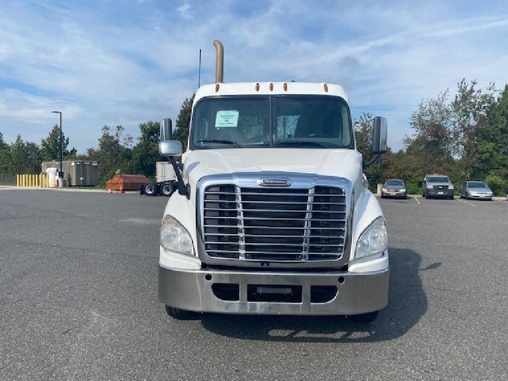 2016 FREIGHTLINER CASCADIA SINGLE AXLE DAYCAB FOR SALE #3855