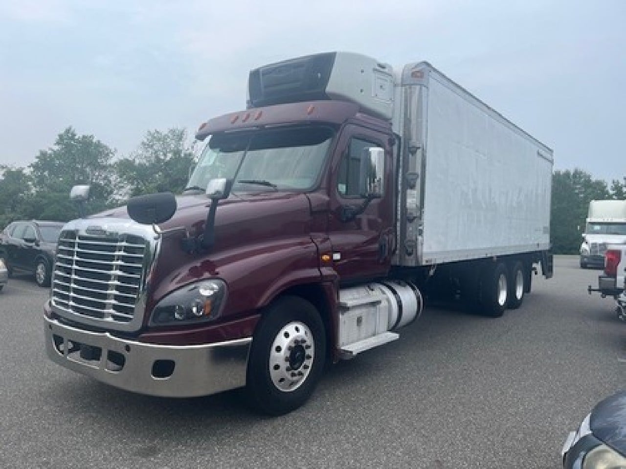 2017-freightliner-cascadia-reefer-truck #2002