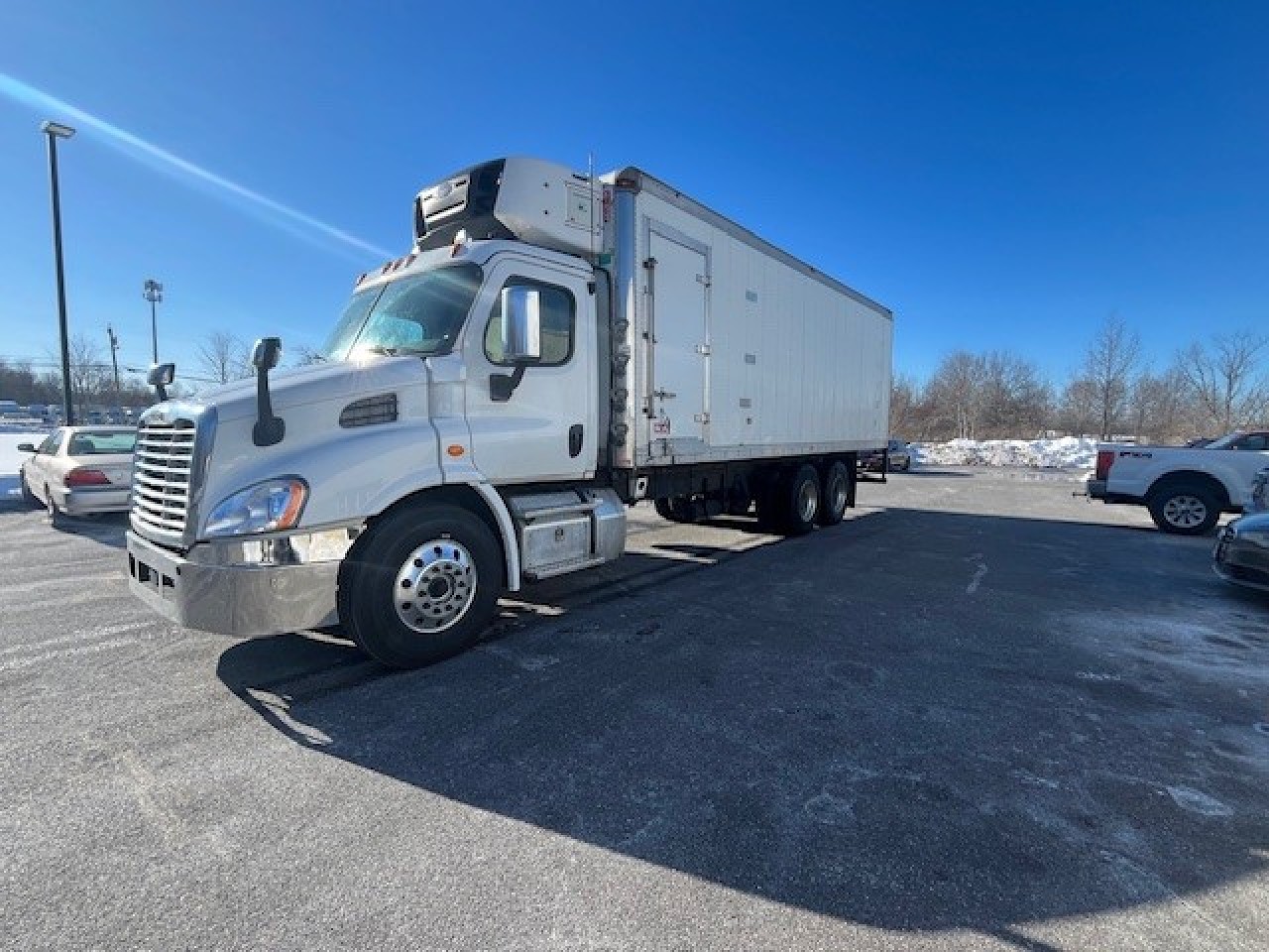 2019 Freightliner CASCADIA Reefer Truck #2833