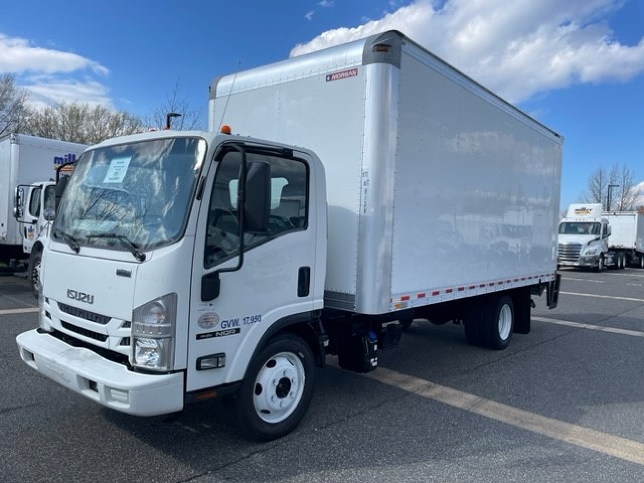 2019-isuzu-nqr-box-van-truck #3127