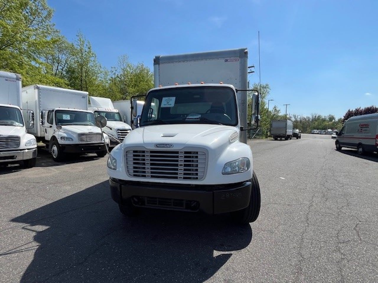 2018-freightliner-m2106-box-van-truck #3215
