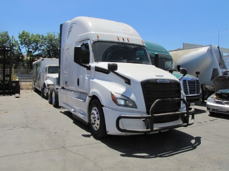 18 Freightliner Cascadia Tandem Axle Sleeper For Sale Nl