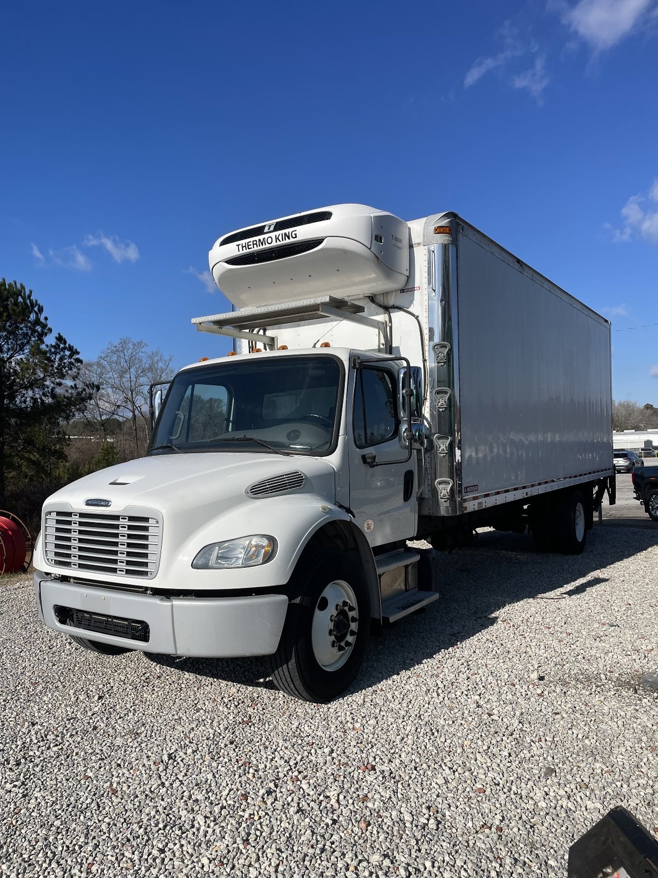 2017 FREIGHTLINER M2 26' REEFER BOX TRUCK REEFER TRUCK FOR SALE #17177