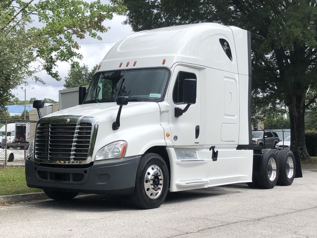 2016 FREIGHTLINER CASCADIA TANDEM AXLE SLEEPER FOR SALE #9184