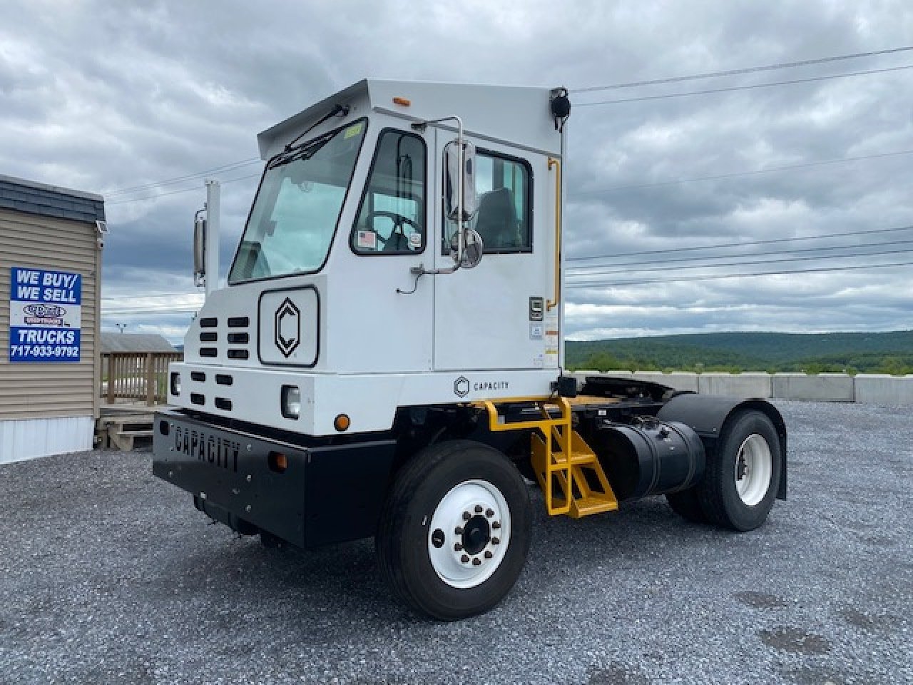 2017 CAPACITY TJ5000 YARD JOCKEY - SPOTTER FOR SALE #12758