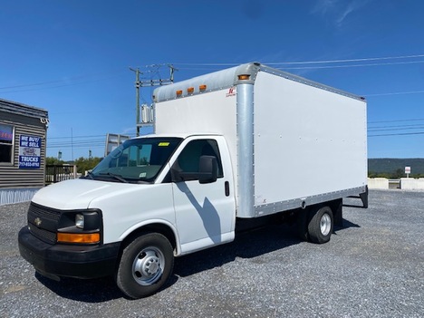 2011 CHEVROLET G3500 Box Van Truck