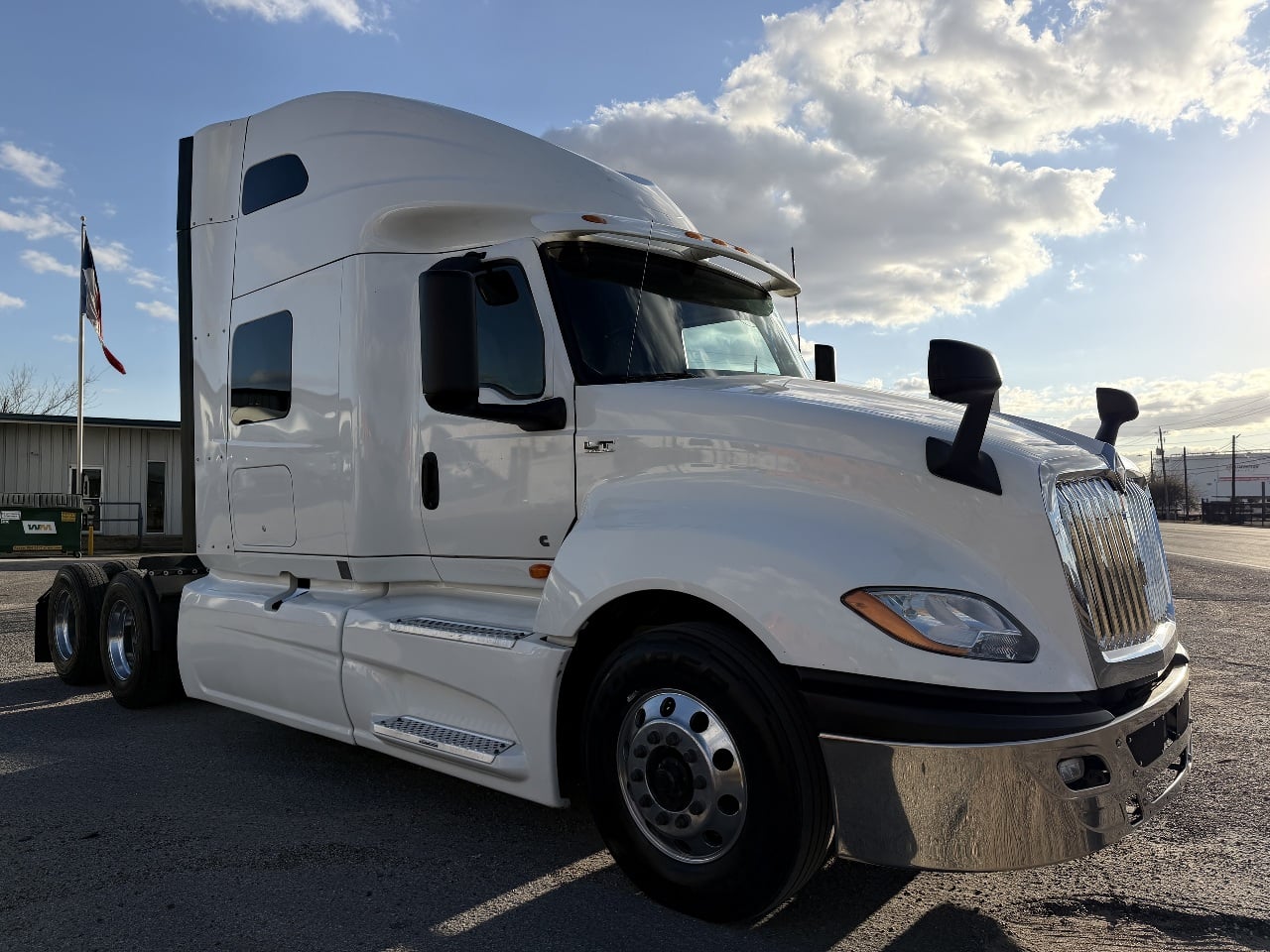 2019 INTERNATIONAL LT625 Sleeper #2864