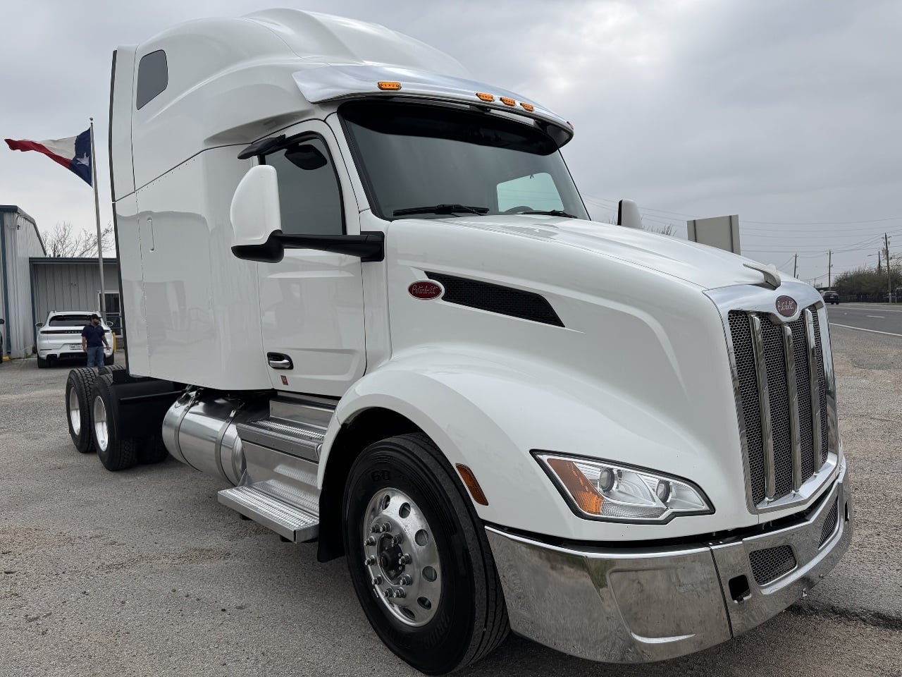 2023 PETERBILT 573 Sleeper #2918 2023 PETERBILT 573 Sleeper #2918