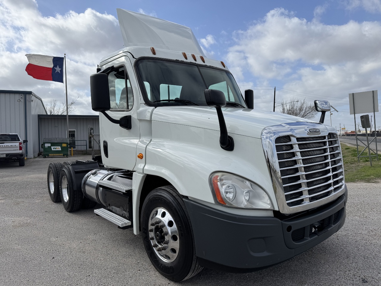 2016 FREIGHTLINER CASCADIA 125 Daycab #2930