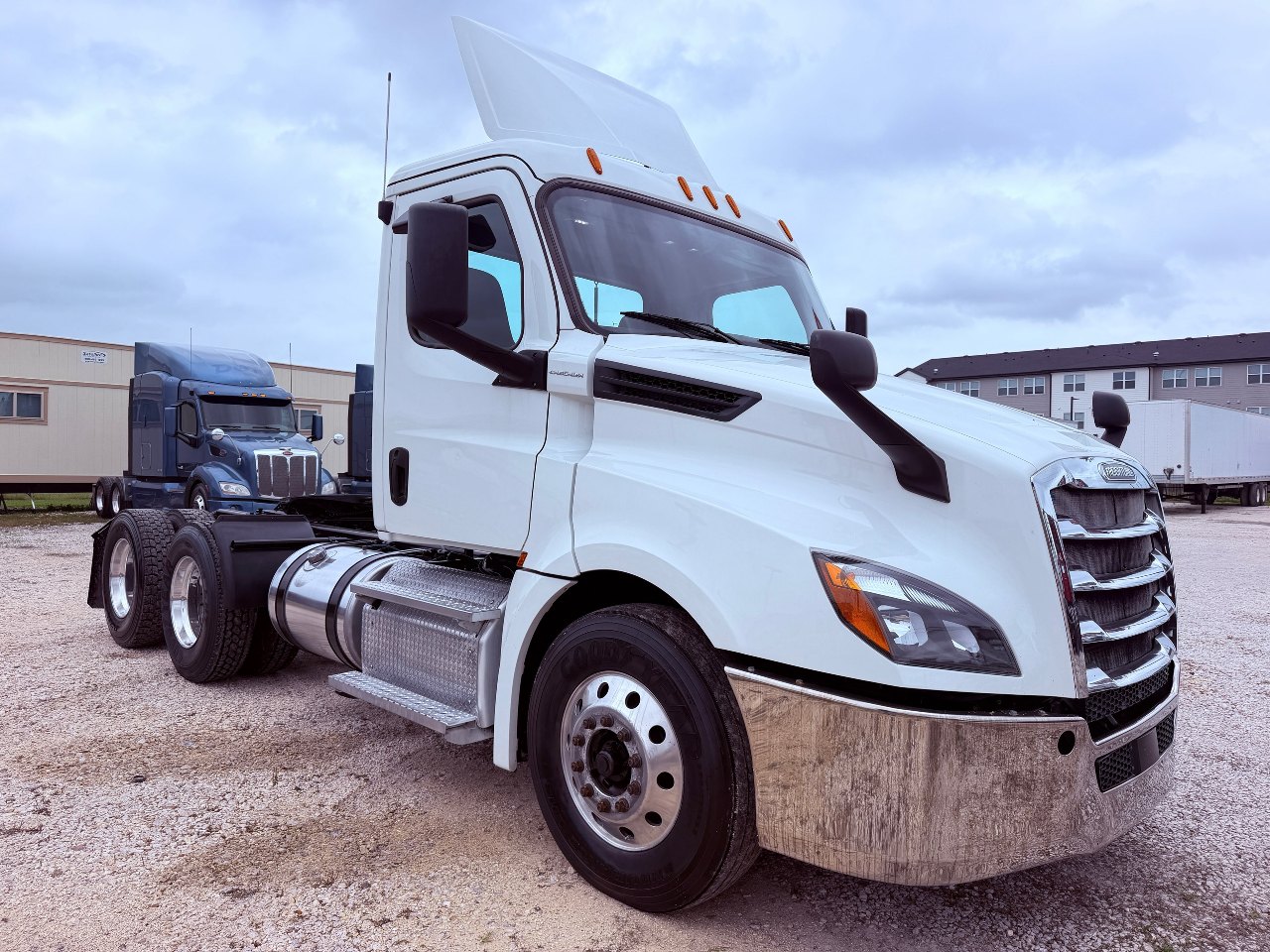 2019 FREIGHTLINER Cascadia 126 Daycab #3307