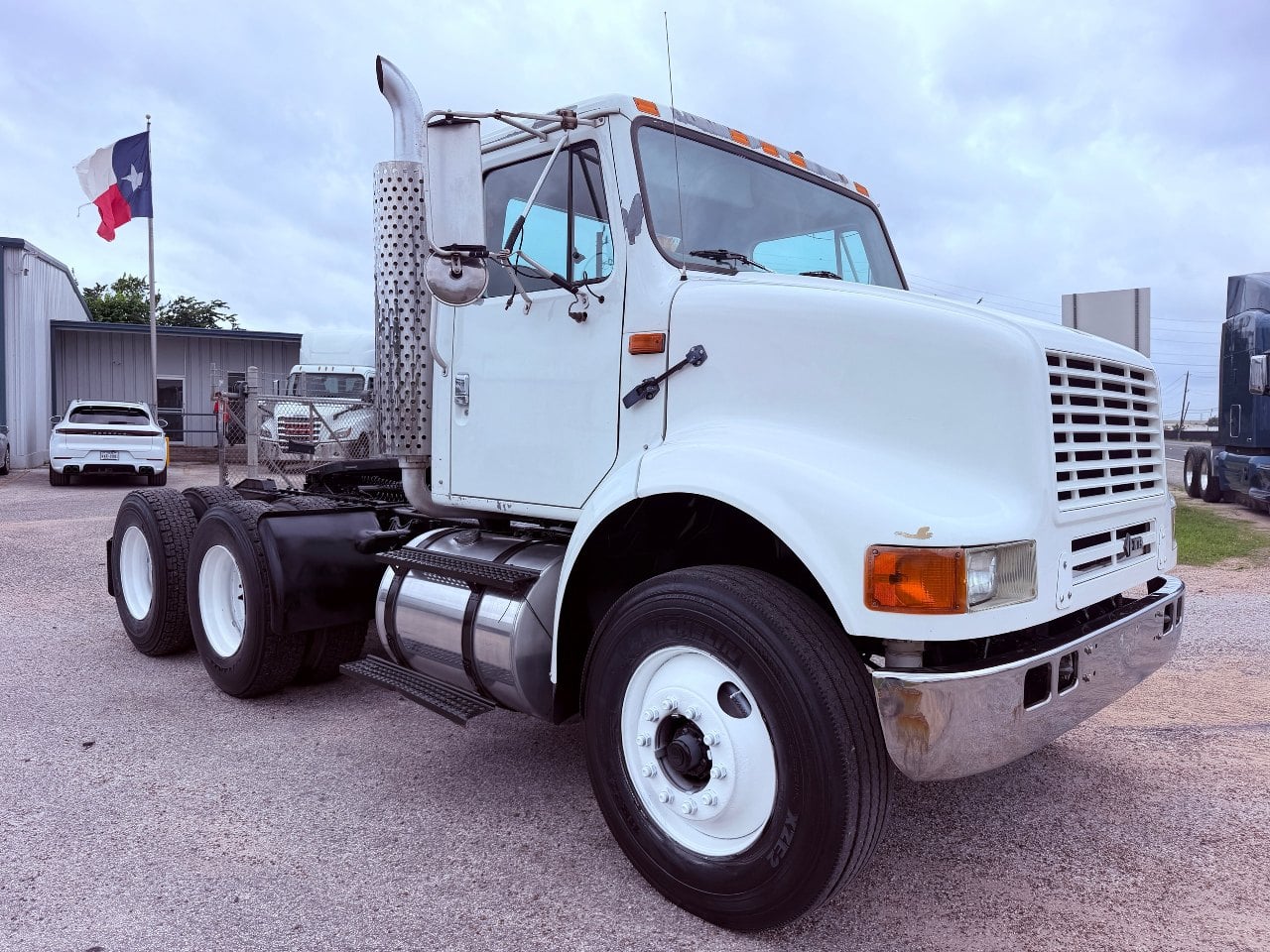 2002-international-8100-daycab #3306