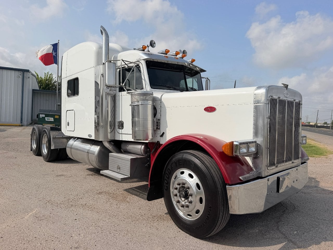 2004-peterbilt-379-sleeper #3764