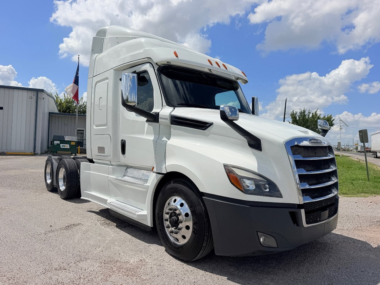 2020-freightliner-cascadia-126-sleeper #3868