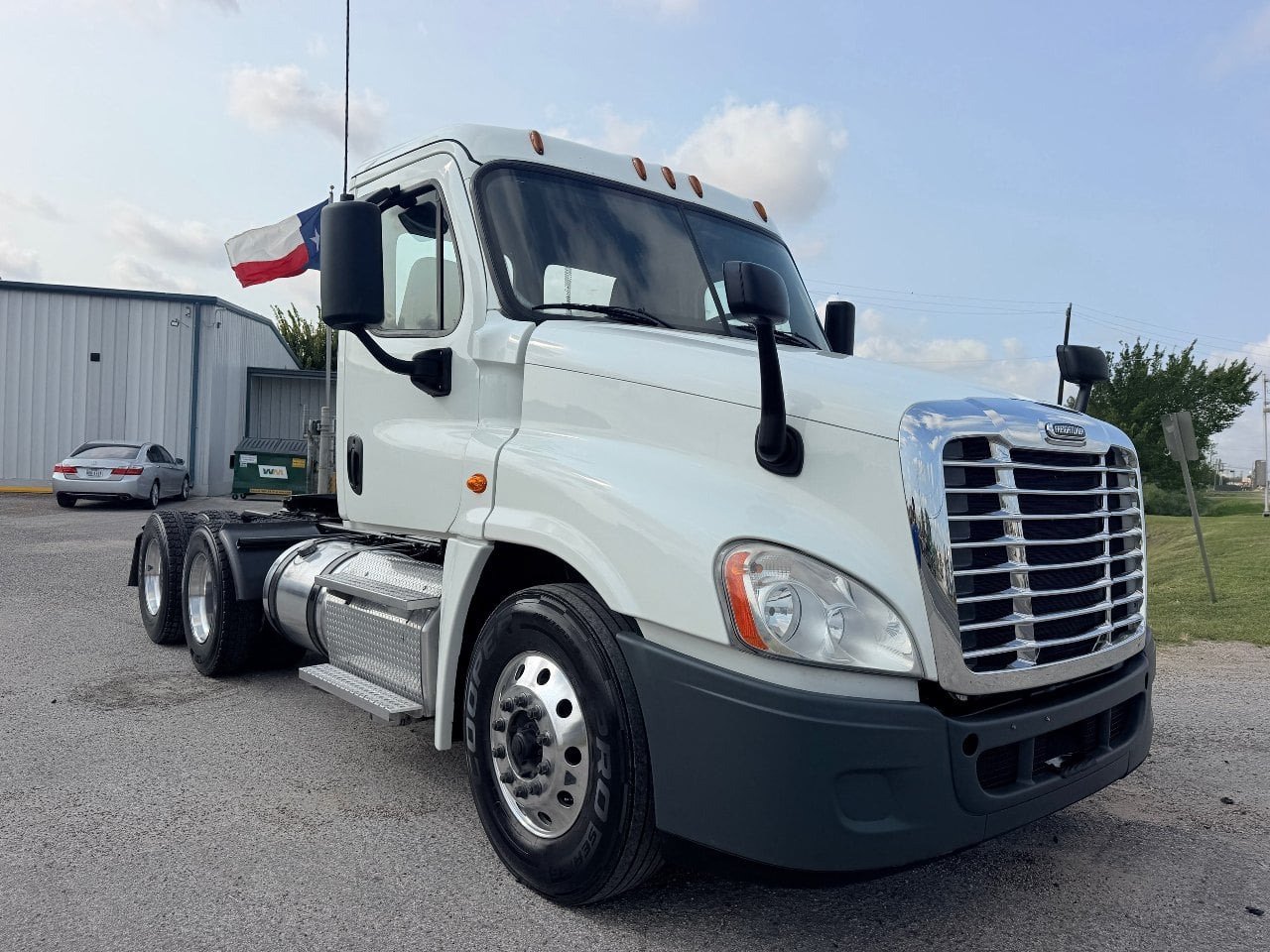 2019-freightliner-cascadia-125-sleeper #3913