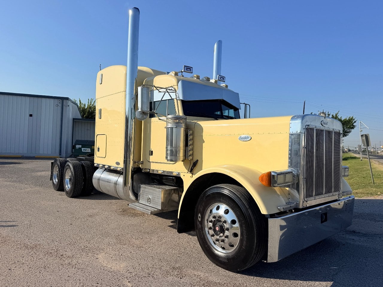 2002-peterbilt-379-sleeper #3933