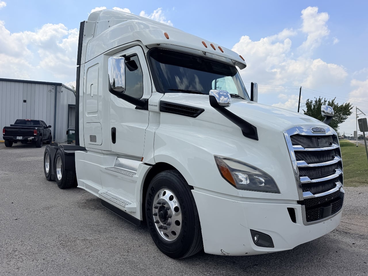 2020-freightliner-cascadia-126-sleeper #3931