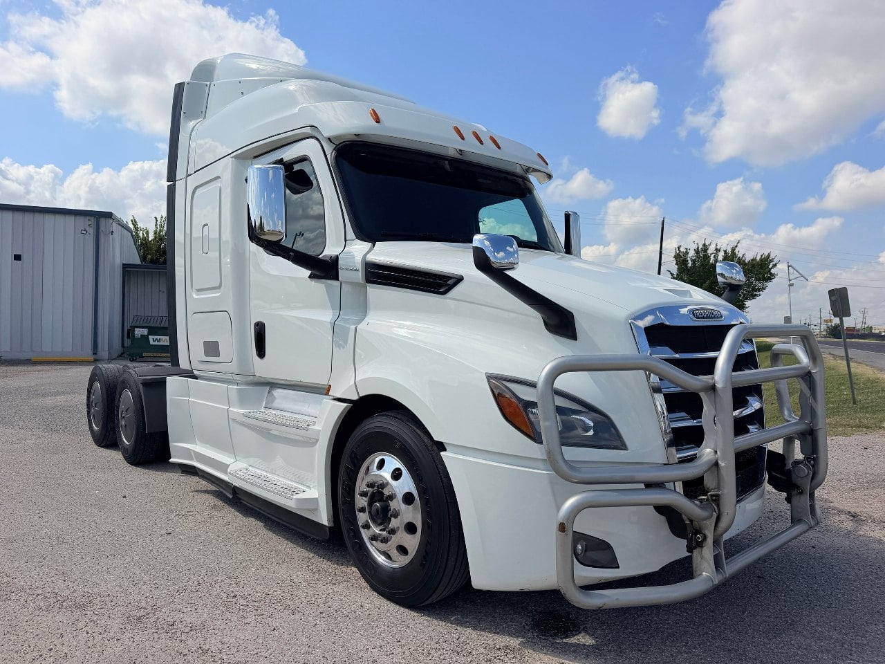 2020-freightliner-cascadia-126-sleeper #3937