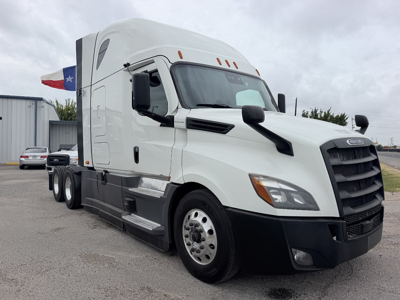 2020-freightliner-cascadia-126-sleeper #3951