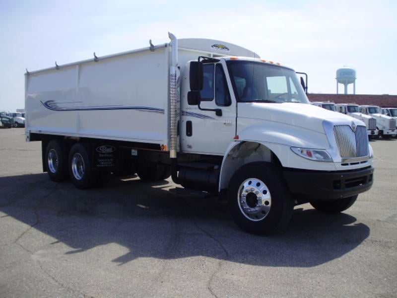 INTERNATIONAL GRAIN - SILAGE TRUCK FOR SALE | #7682