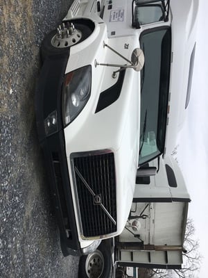 2006-volvo-vnl-hood #735706