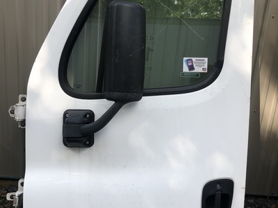 2012-freightliner-cascadia-door #735620