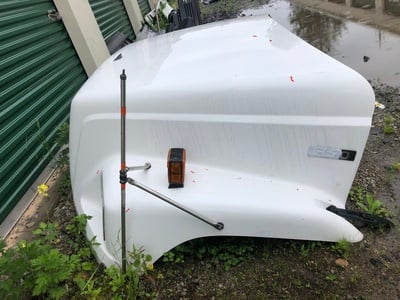 1999 FREIGHTLINER FL70 Hood #