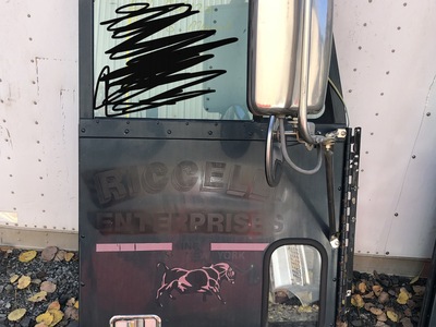 2001-freightliner-fld120-door #735512