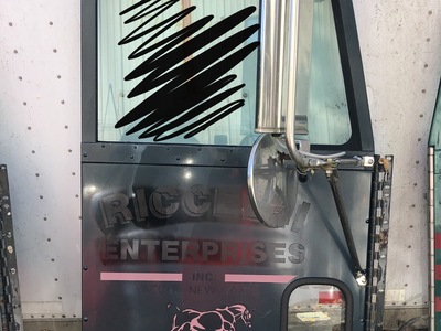 2001-freightliner-fld120-door #735511