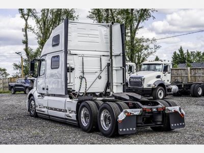 NEW 2025 VOLVO VNL64T860 SLEEPER TRUCK #$vid