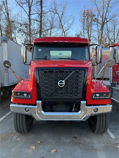 NEW 2025 VOLVO VHD64F300 DUMP TRUCK #$vid