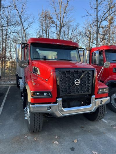 NEW 2025 VOLVO VHD64F300 DUMP TRUCK #$vid