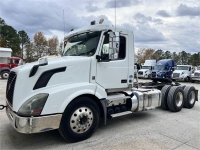 USED 2018 VOLVO VNL64T300 DAYCAB TRUCK #$vid