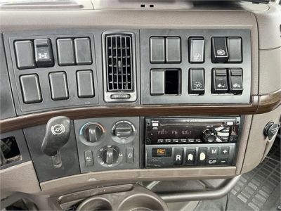 USED 2018 VOLVO VNL64T300 DAYCAB TRUCK #$vid