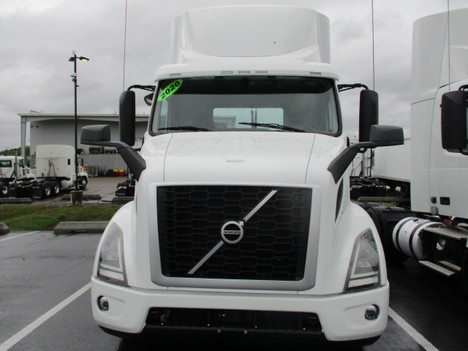 USED 2020 VOLVO VNR64T300 TANDEM AXLE DAYCAB TRUCK #$vid