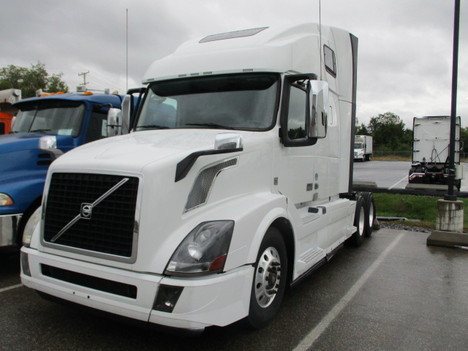 USED 2016 VOLVO VNL64T670 TANDEM AXLE SLEEPER TRUCK #$vid