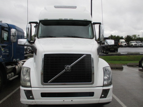 USED 2016 VOLVO VNL64T670 TANDEM AXLE SLEEPER TRUCK #$vid