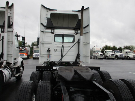 USED 2020 VOLVO VNR64T300 TANDEM AXLE DAYCAB TRUCK #$vid