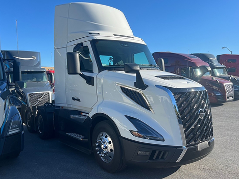 NEW 2025 VOLVO VNL64T300 TANDEM AXLE DAYCAB TRUCK #$vid