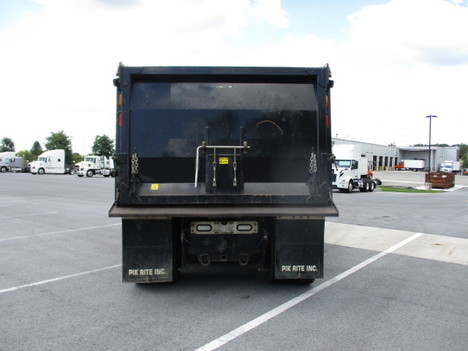 USED 2022 VOLVO VHD84F TRI-AXLE STEEL DUMP TRUCK #$vid