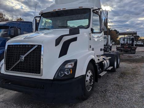 USED 2016 VOLVO VNL64T300 TANDEM AXLE DAYCAB TRUCK #$vid