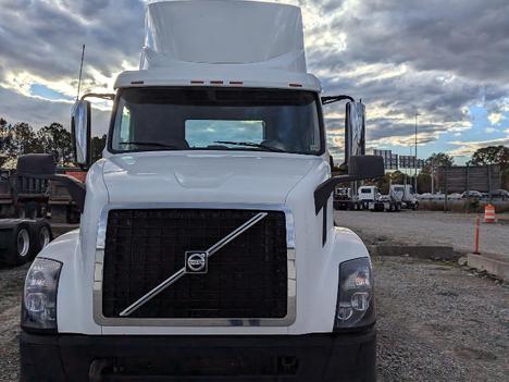 USED 2016 VOLVO VNL64T300 TANDEM AXLE DAYCAB TRUCK #$vid