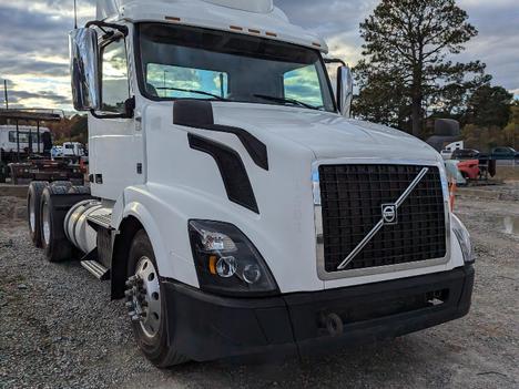 USED 2016 VOLVO VNL64T300 TANDEM AXLE DAYCAB TRUCK #$vid