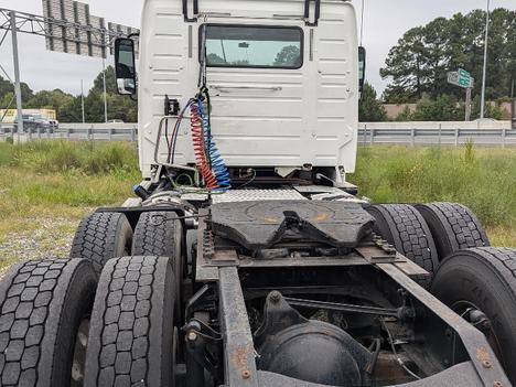 USED 2016 VOLVO VNL64T300 TANDEM AXLE DAYCAB TRUCK #$vid