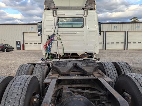 USED 2016 VOLVO VNL64T300 TANDEM AXLE DAYCAB TRUCK #$vid