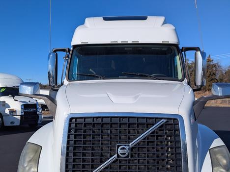 USED 2016 VOLVO VNL64T670 TANDEM AXLE SLEEPER TRUCK #$vid