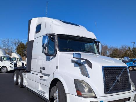 USED 2016 VOLVO VNL64T670 TANDEM AXLE SLEEPER TRUCK #$vid