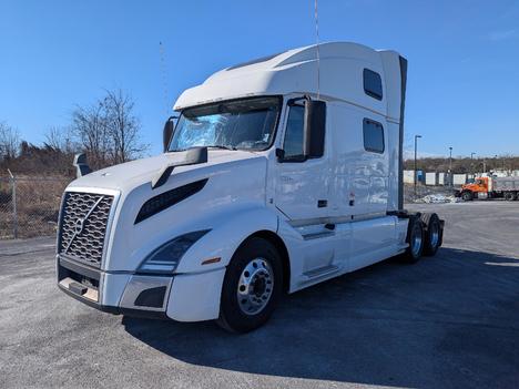 USED 2022 VOLVO VNL860 TANDEM AXLE SLEEPER TRUCK #$vid