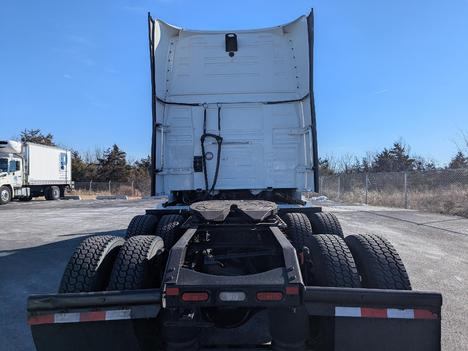 USED 2022 VOLVO VNL860 TANDEM AXLE SLEEPER TRUCK #$vid