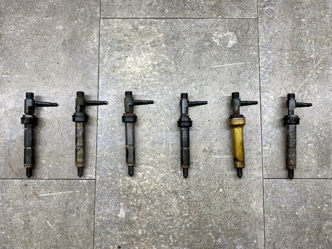 international-dt466-fuel-injector #1424703